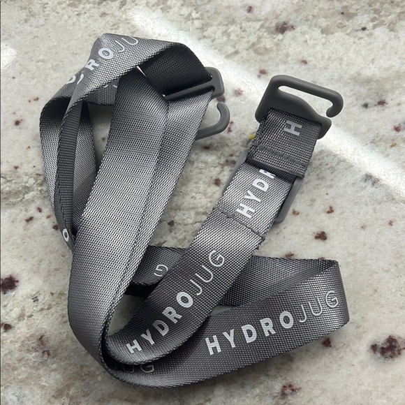 HydroJug Sleeve with Black and White Pattern - Picture 4 of 8